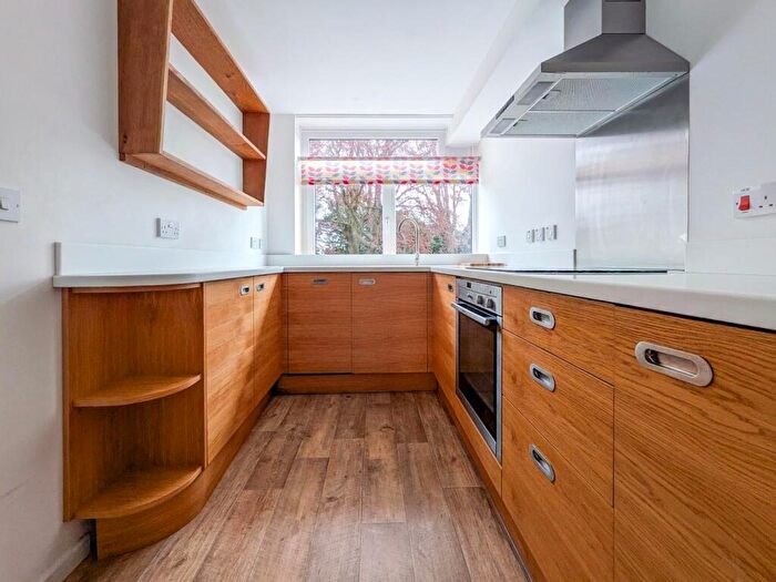 2 Bedroom Flat To Rent In Durdham Court, Durdham Park, Bristol, BS6