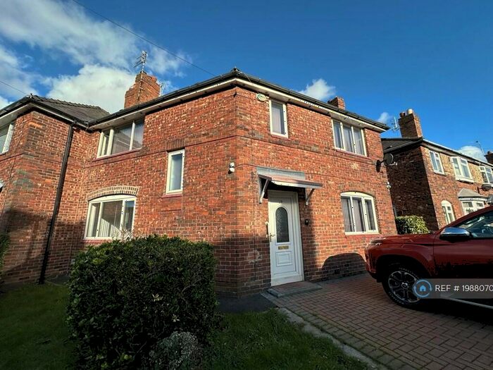 3 Bedroom Semi-Detached House To Rent In Lane End Road, Manchester, M19