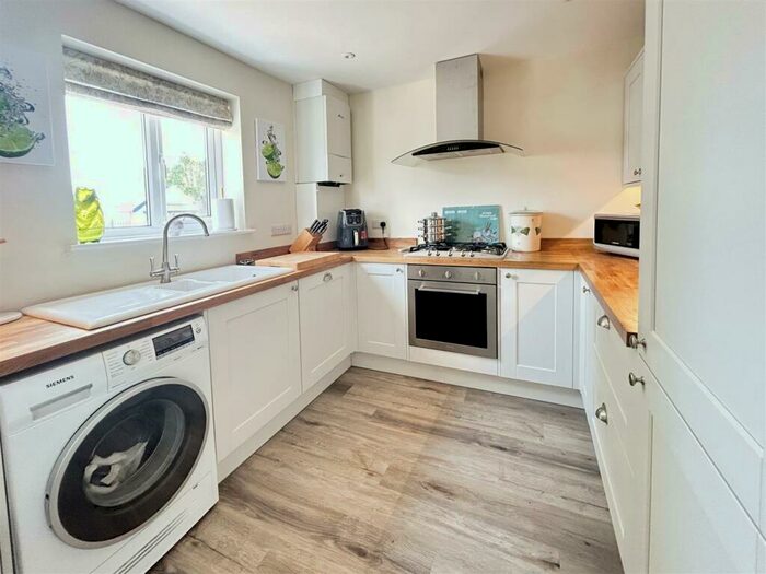 2 Bedroom Detached Bungalow For Sale In Central Avenue, Herne Bay, CT6