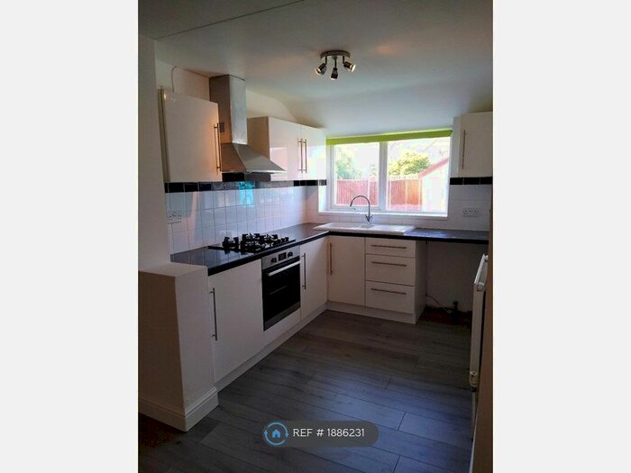 1 Bedroom Flat To Rent In Windermere Road, Patchway, Bristol, BS34
