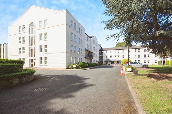 1 Bedroom Flat For Sale In Binswood Avenue, Leamington Spa, CV32