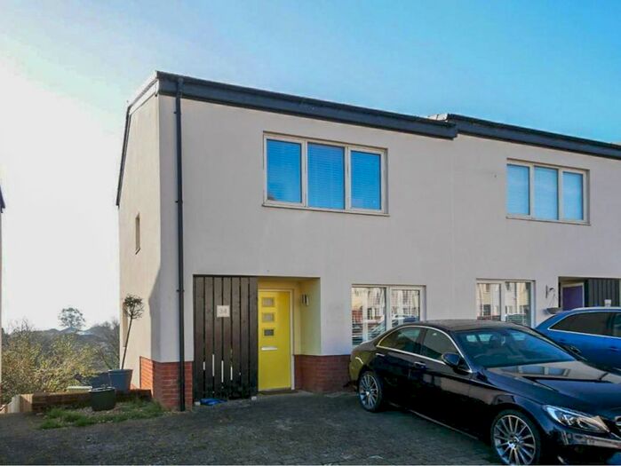 3 Bedroom Property To Rent In Trem Elai, Penarth, CF64