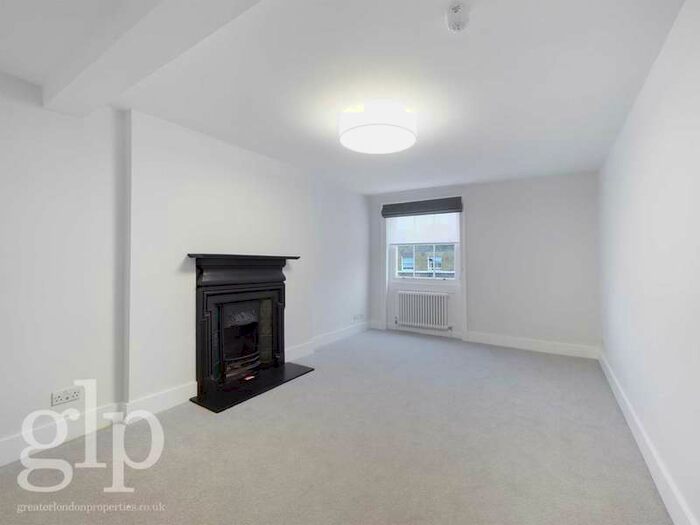 2 Bedroom Flat To Rent In Bedford Place, Bloomsbury, WC1B