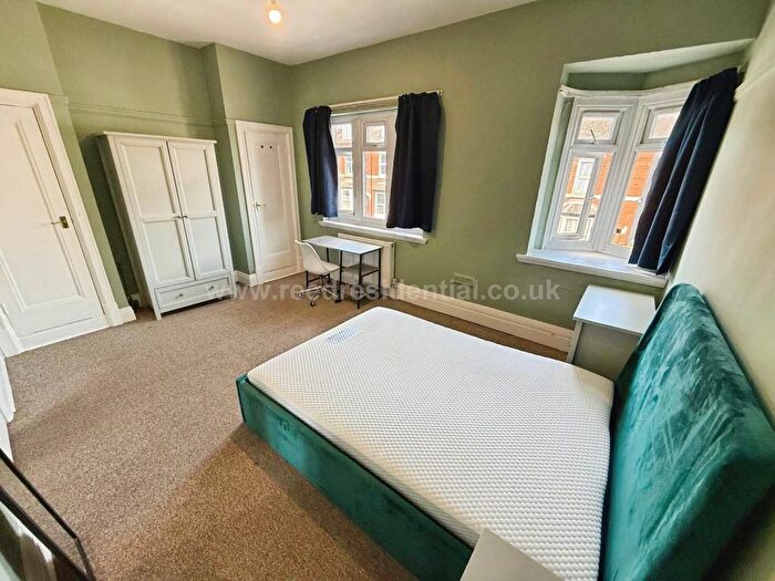 2 Bedroom Flat To Rent In Exeter Road, Selly Oak, B29