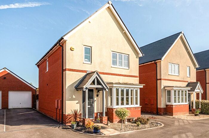 3 Bedroom Detached House For Sale In Badger Road, Thornbury, BS35