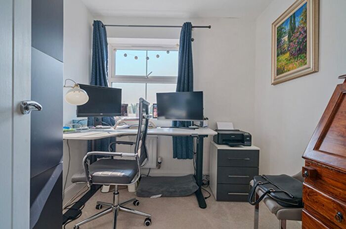 3 Bedroom Detached House For Sale In Willow Way, Bracklesham Bay, PO20