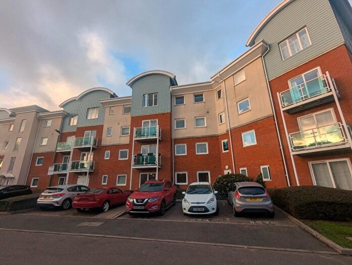 2 Bedroom Flat To Rent In Goodworth Road, Redhill, Surrey, RH1