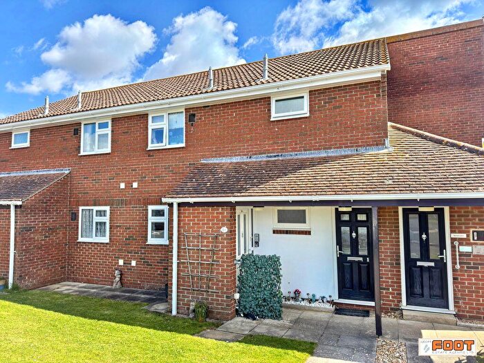2 Bedroom Retirement Property For Sale In Goldring Close, Hayling Island, PO11