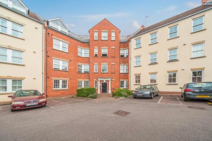 2 Bedroom Flat To Rent In Warwick Road, Banbury, Oxfordshire, OX16