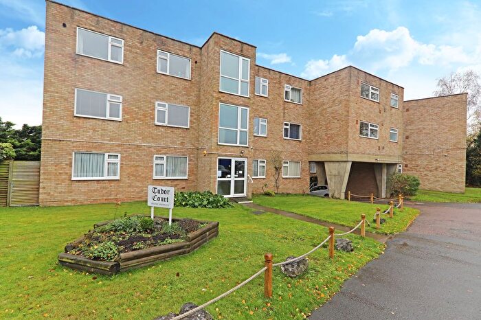 2 Bedroom Flat For Sale In Church Lane, Mill End, WD3