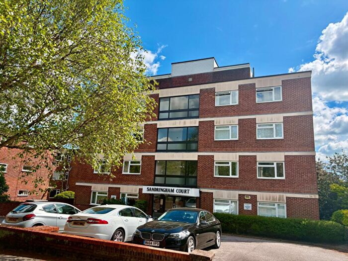 Apartment To Rent In Winn Road, SO17