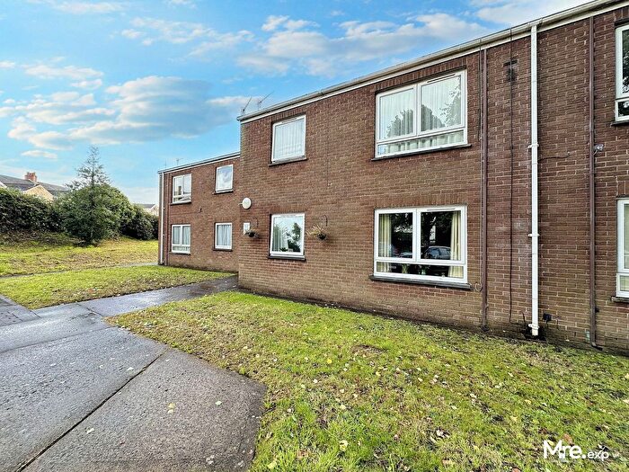 1 Bedroom Flat For Sale In Eastland Road, Neath, SA11
