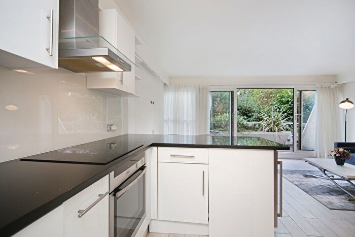 2 Bedroom Flat To Rent In Kendal Steps, London, W2