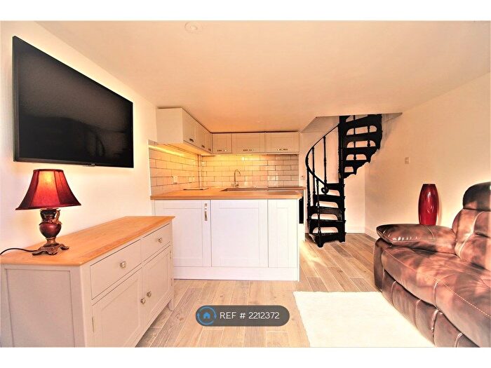 1 Bedroom Detached House To Rent In Nash Road, Thornborough, MK18