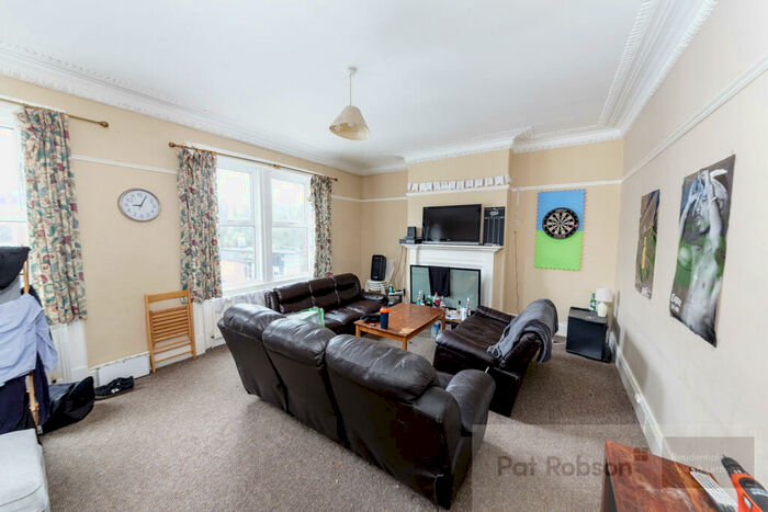 4 Bedroom Maisonette To Rent In Jesmond Road, Jesmond, Newcastle-Upon-Tyne, NE2