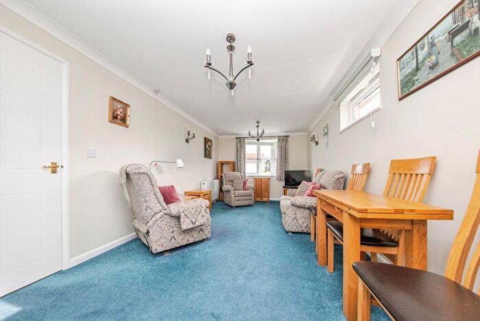 1 Bedroom Apartment For Sale In Hammond Court, Frinton-on-Sea, CO13