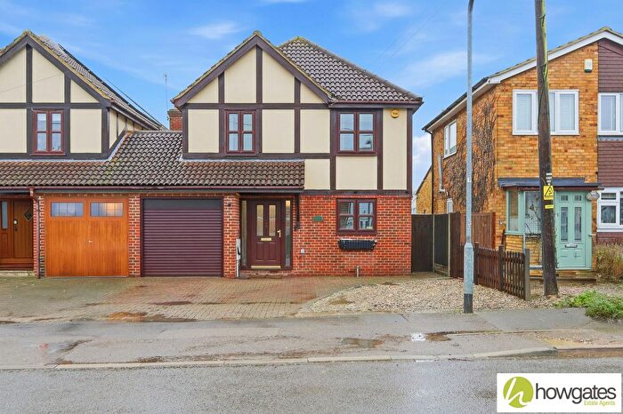 4 Bedroom Detached House For Sale In Gordon Road, Horndon-On-The-Hill, SS17