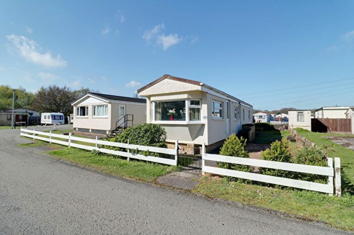 1 Bedroom Park Home For Sale In Parklands Mobile Homes, Scunthorpe, DN17
