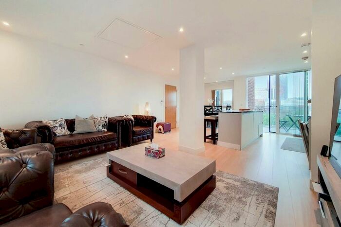 3 Bedroom Flat To Rent In Cherry Orchard Road, Croydon, CR0