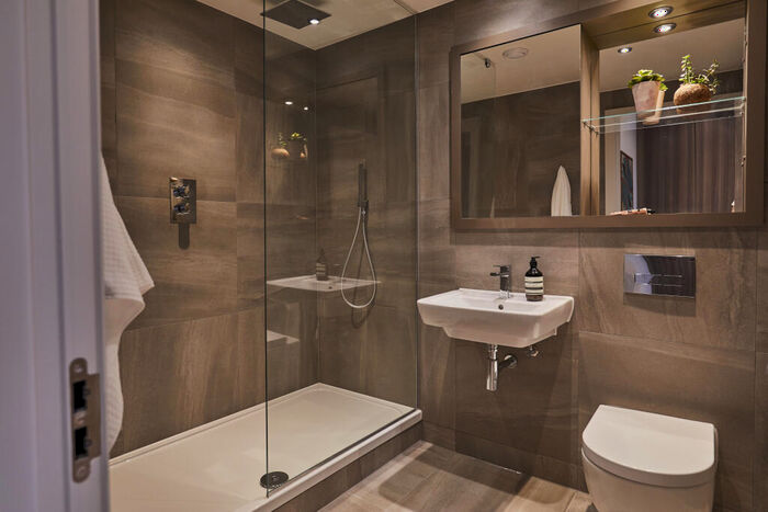 2 Bedroom Flat To Rent In Rochdale Road, Manchester, Greater Manchester, M4