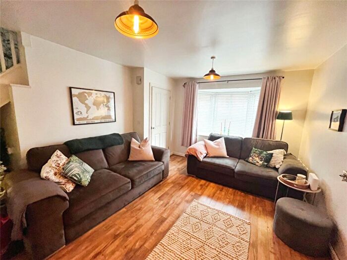 3 Bedroom Semi-Detached House For Sale In Weavers Close, Bulkington, Bedworth, Warwickshire, CV12