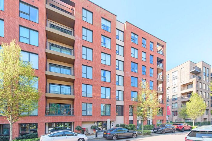 2 Bedroom Flat For Sale In Lismore Boulevard, Colindale, London, NW9