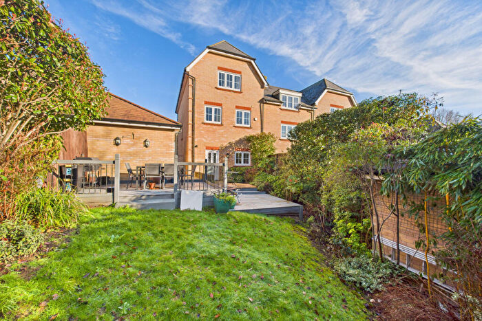 4 Bedroom Town House For Sale In Brockswood Drive, Hemel Hempstead, HP2