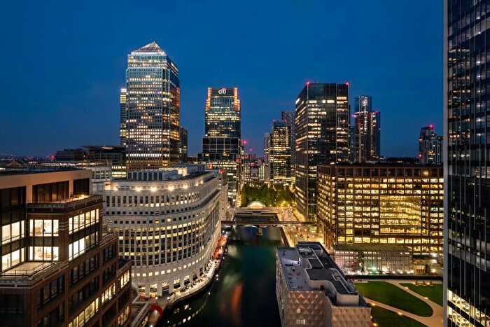 Apartment To Rent In Newfoundland Place, London, E14