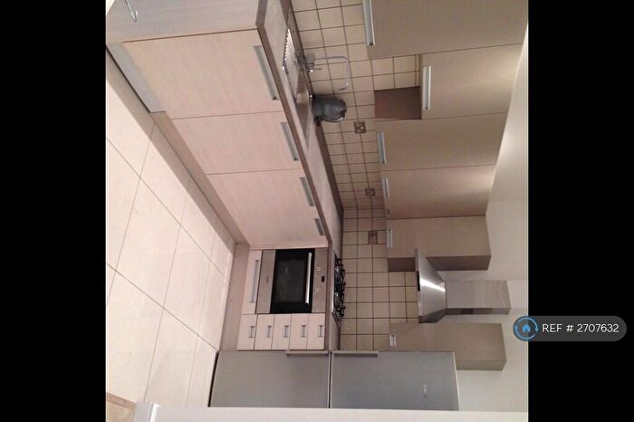 3 Bedroom Flat To Rent In Staverton Road, London, NW2