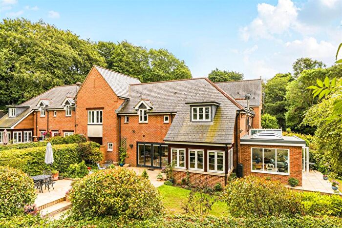 4 Bedroom Link Detached House For Sale In Hawthorn Road, Charlton Down, Dorchester, DT2