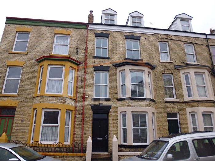 1 Bedroom Flat To Rent In Queens Terrace, Scarborough, North Yorkshire, YO12