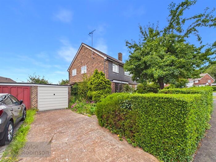 4 Bedroom Semi Detached House For Sale In Arden Road, Furnace Green, Crawley, RH10