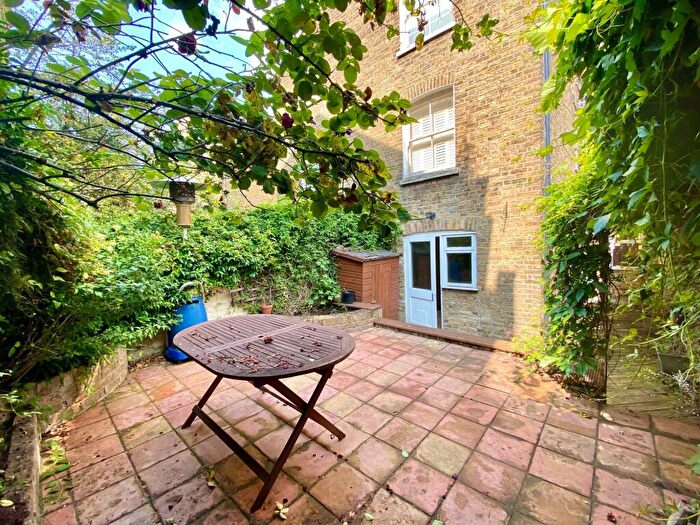 1 Bedroom Flat To Rent In Severus Road, Clapham Junction, SW11