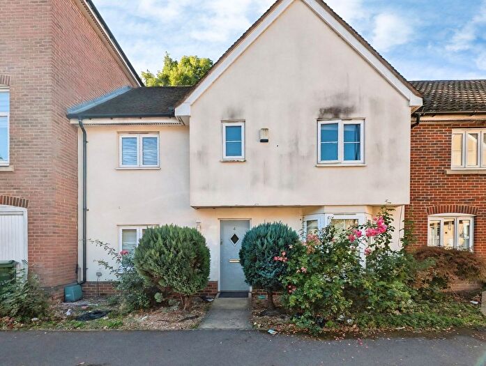3 Bedroom Property To Rent In Ross Close, Northolt, UB5
