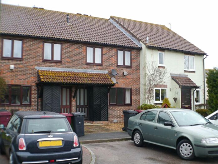 1 Bedroom Flat To Rent In Chichester Drive, Tangmere, Chichester, PO20