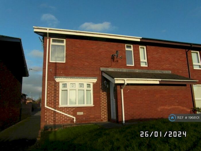 3 Bedroom Semi-Detached House To Rent In Milling Court, Gateshead, NE8