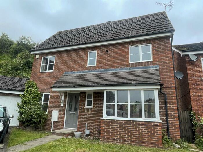 3 Bedroom Detached House To Rent In Mermaid Close, Gravesend, Kent, DA11