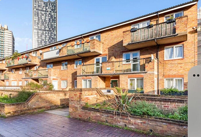 1 Bedroom Apartment To Rent In Marlborough Close, London, SE17