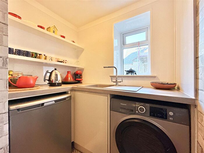 1 Bedroom Flat For Sale In Higher Manor Road, Brixham, TQ5