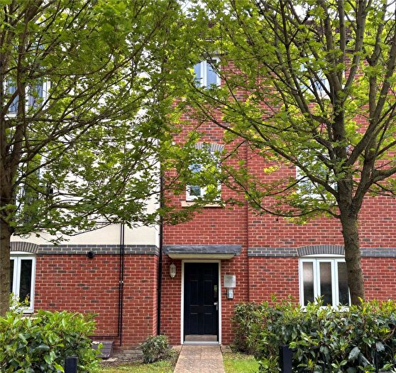 2 Bedroom Apartment For Sale In Flat, Heathfield House, Carpenters Close, Newbury, RG14