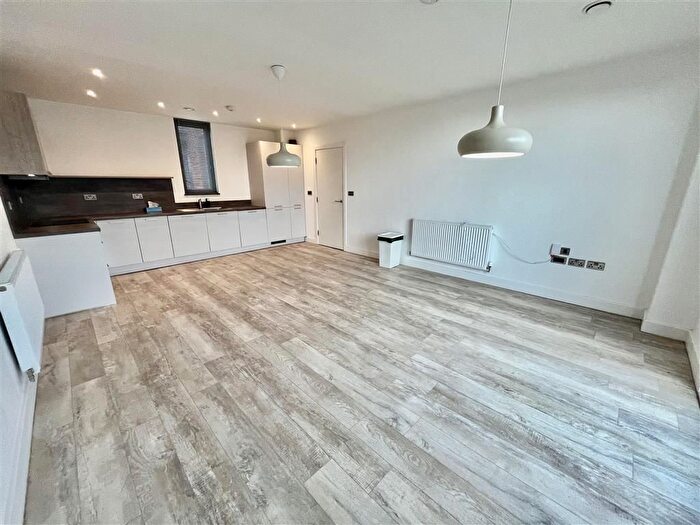 2 Bedroom Flat To Rent In Quay Place, Nottingham, NG2