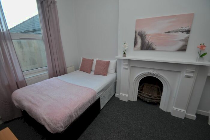 4 Bedroom Flat To Rent In City Road, Roath, Cardiff, CF24