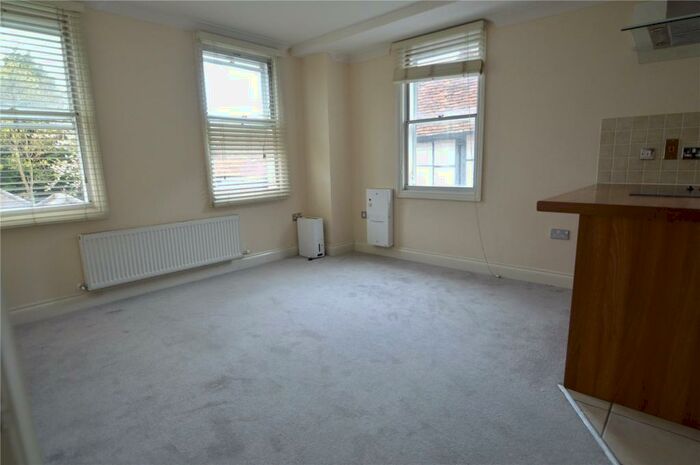 1 Bedroom Apartment To Rent In White Hart House, Colnbrook, Berkshire, SL3
