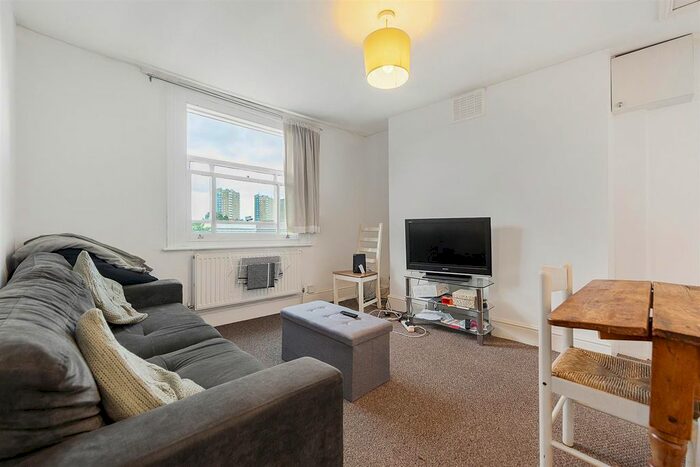 2 Bedroom Flat To Rent In Spenser Road, London, SE24