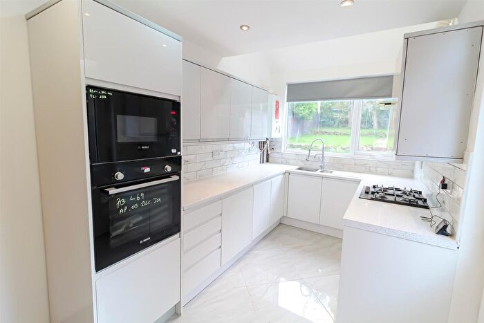 3 Bedroom Semi-Detached House To Rent In Costock Avenue, Sherwood, Nottingham, NG5