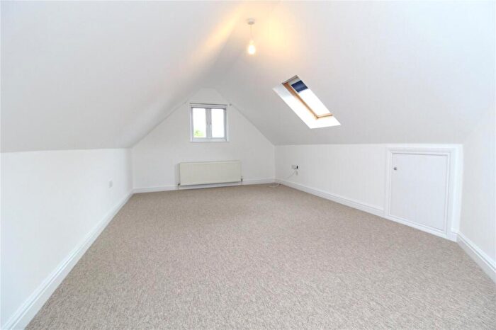 5 Bedroom Detached House To Rent In Chelmsford Road, Shenfield, CM15