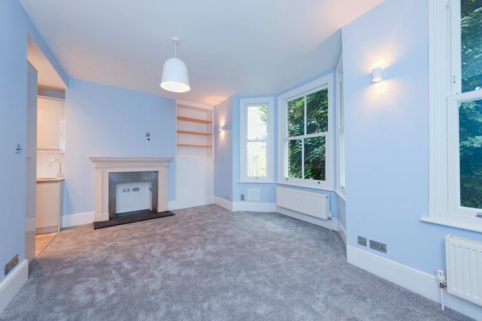 2 Bedroom Flat To Rent In Austral Street, London, SE11