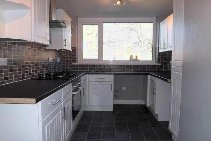 3 Bedroom Semi-Detached House To Rent In Bellis Avenue, Doncaster, DN4