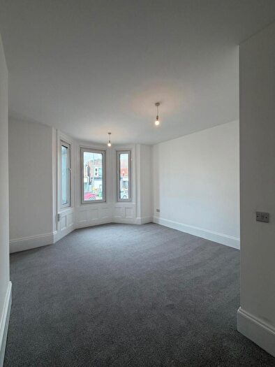 4 Bedroom Maisonette To Rent In Boundary Road, Hove, BN3