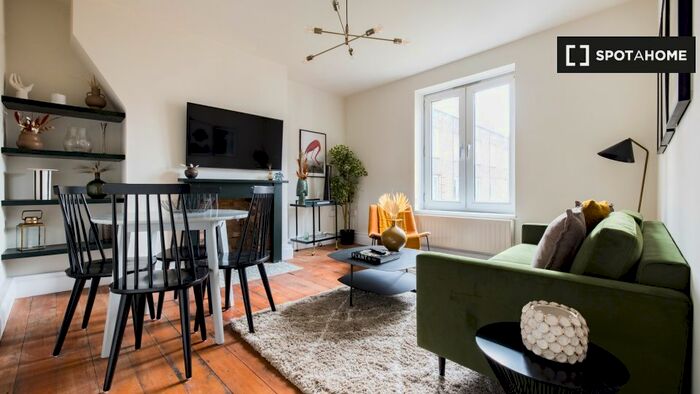 2 Bedroom Flat To Rent In Morning Ln, E9